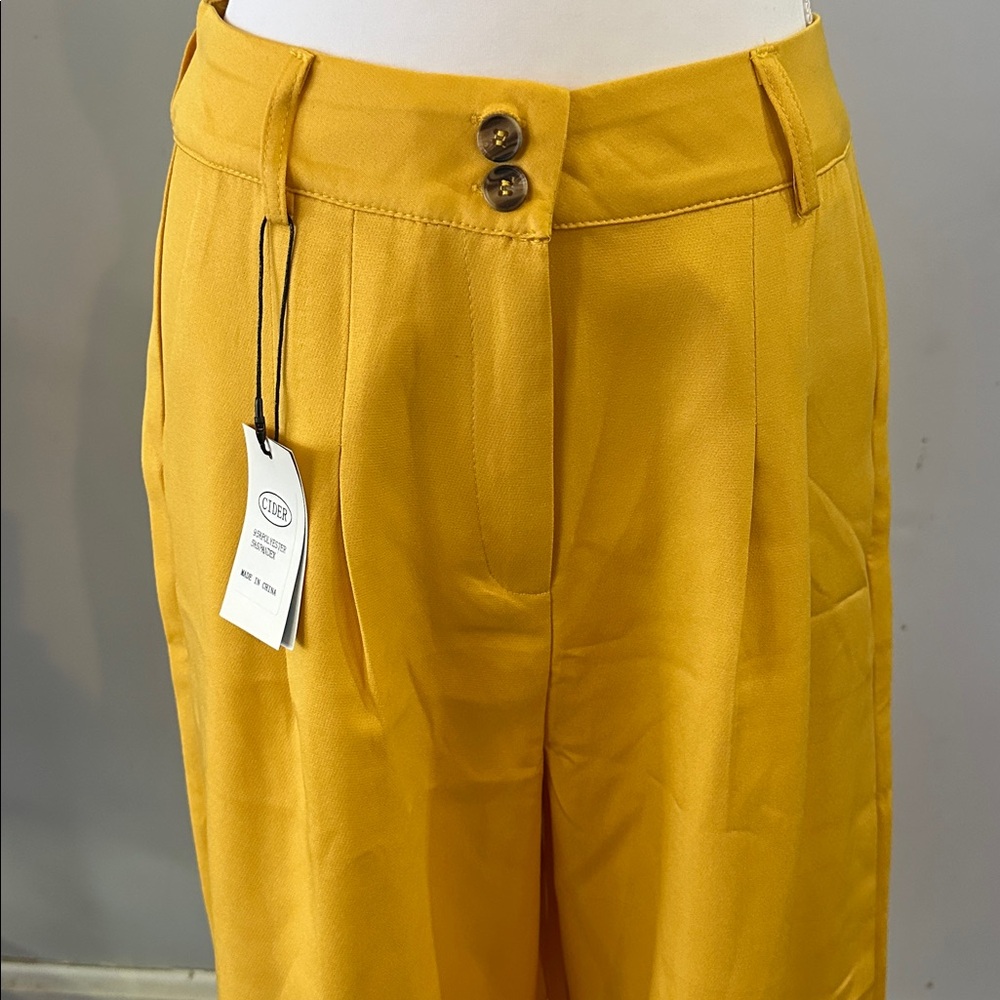 Pants - Picture 2 of 4